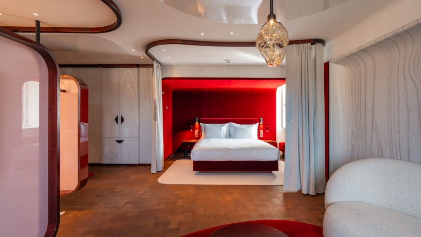 Les Trois Rois hotel by Herzog & de Meuron