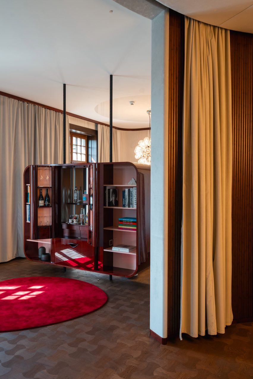 Les Trois Rois hotel by Herzog & de Meuron