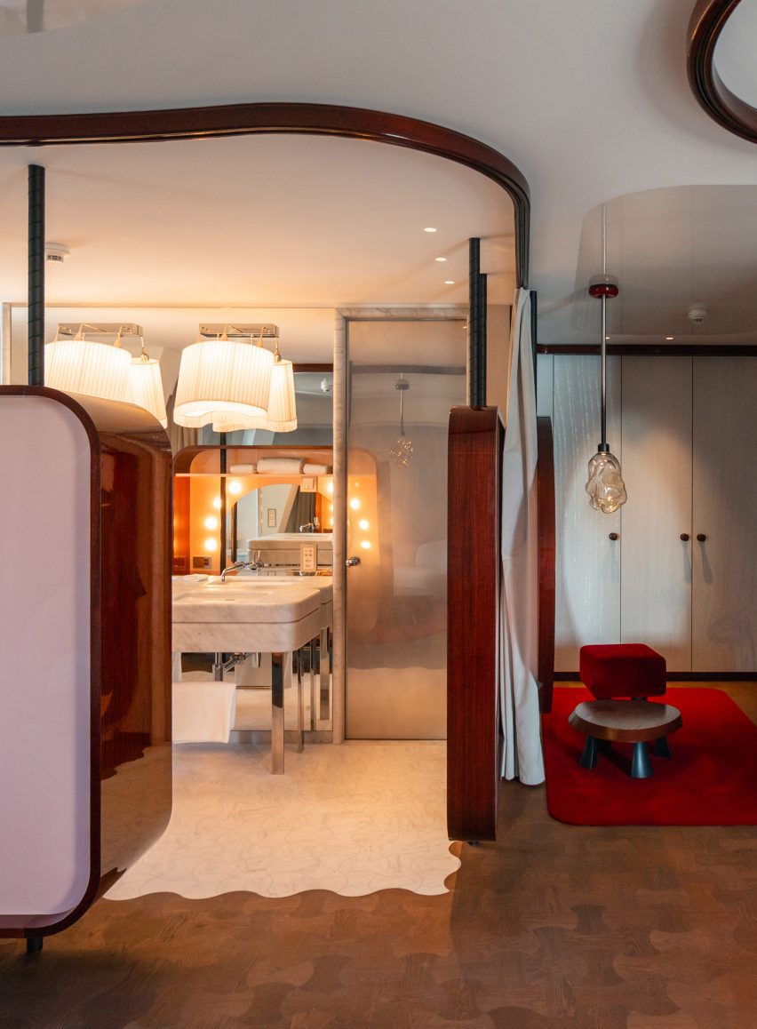 Les Trois Rois hotel by Herzog & de Meuron