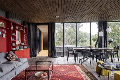 Chilean houses with expansive glass