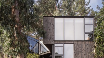 Black-clad house in Chile