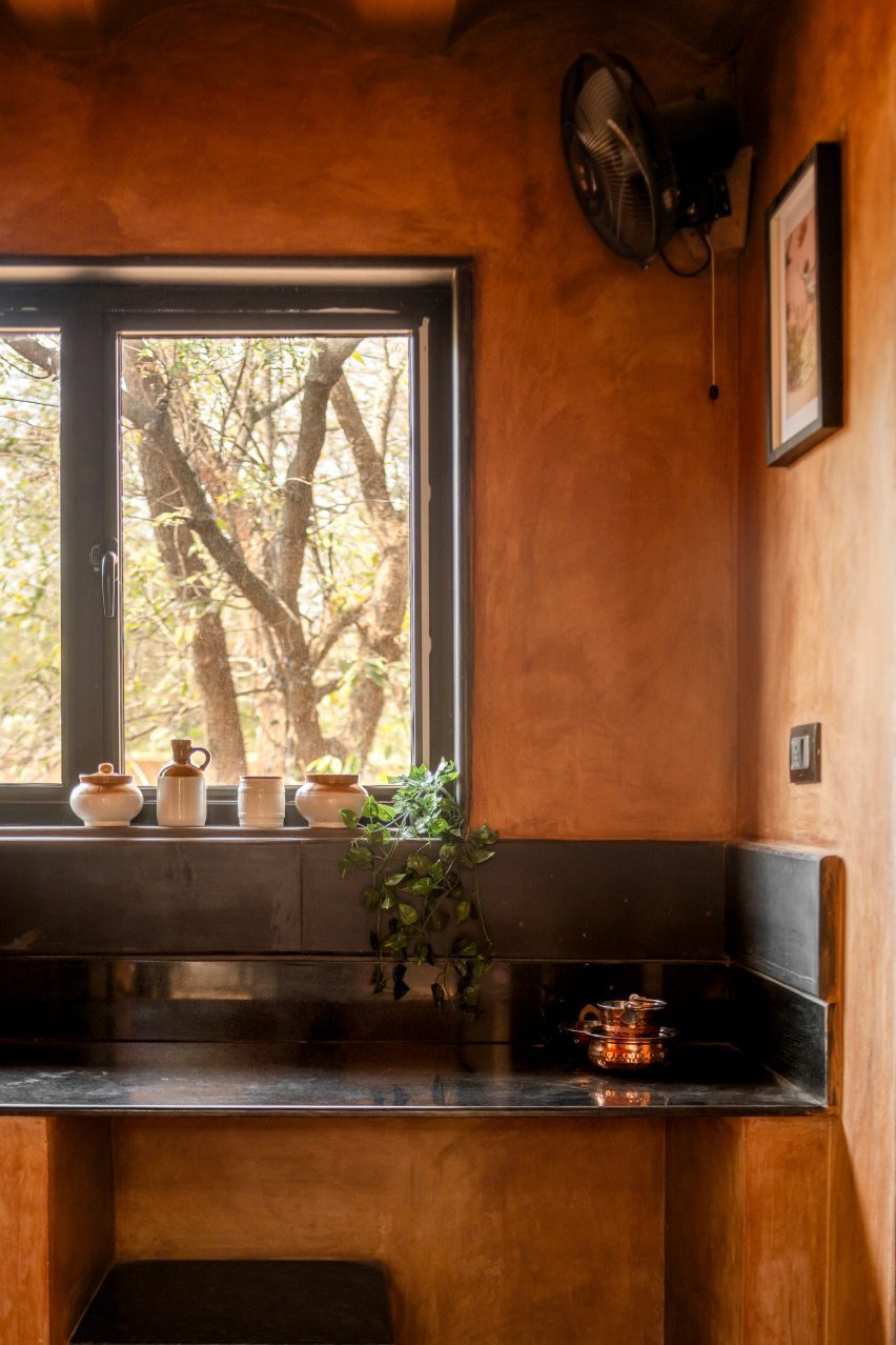 Soil and Soul Studio by Iki Builds