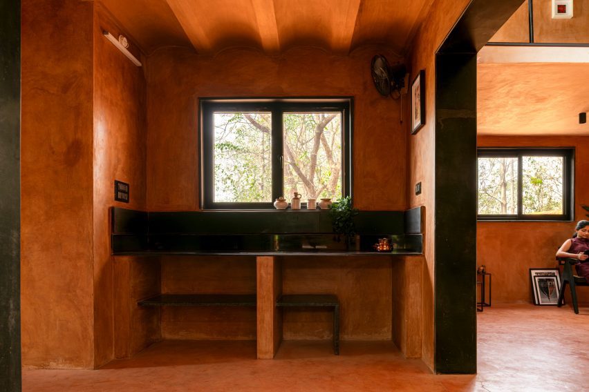 Soil and Soul Studio by Iki Builds