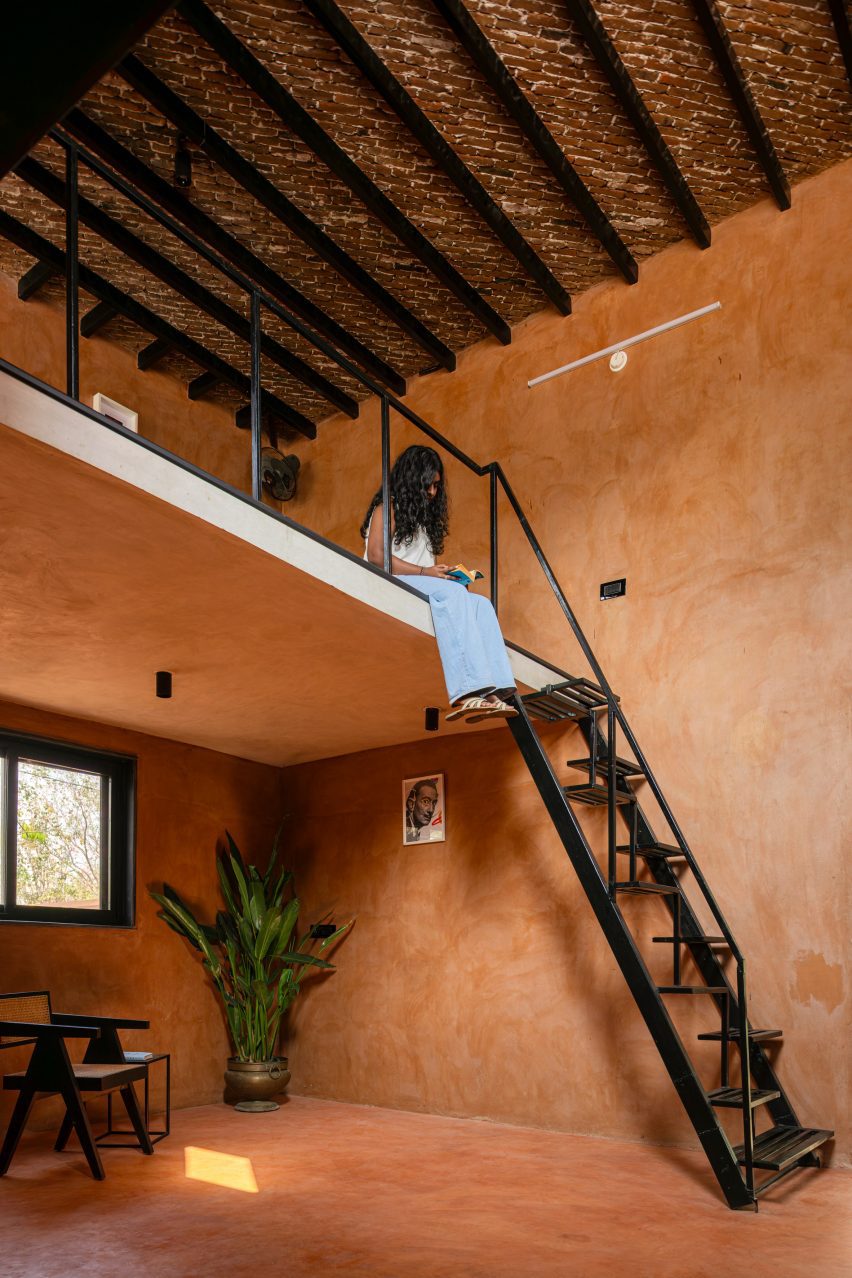 Soil and Soul Studio by Iki Builds