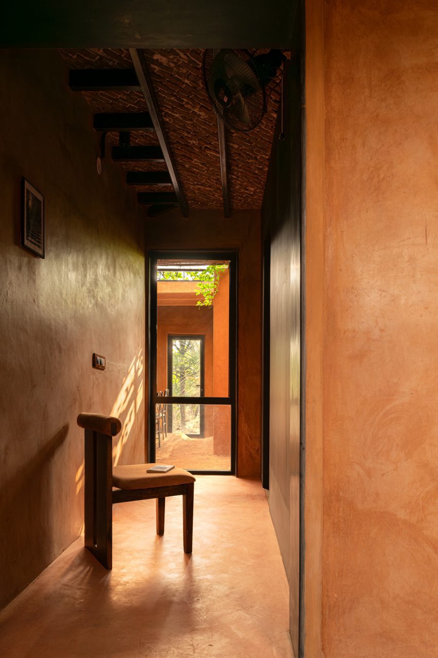 Soil and Soul Studio by Iki Builds