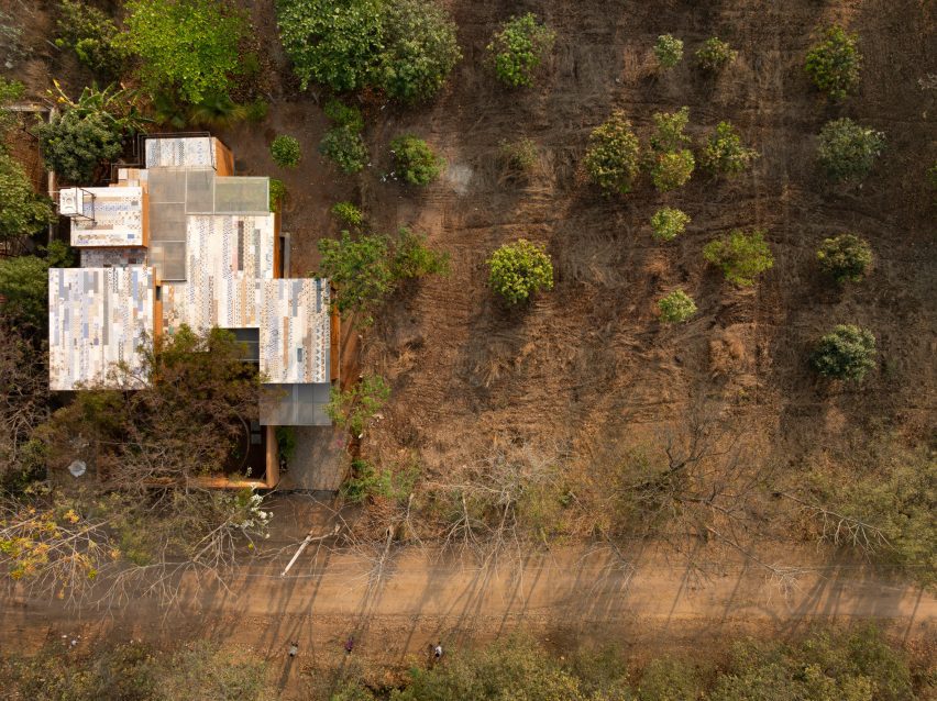 Soil and Soul Studio by Iki Builds