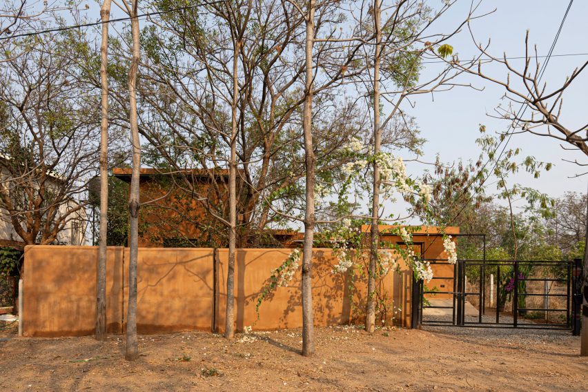 Soil and Soul Studio by Iki Builds