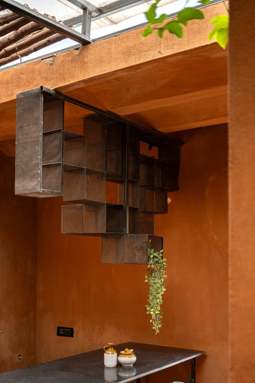 Soil and Soul Studio by Iki Builds
