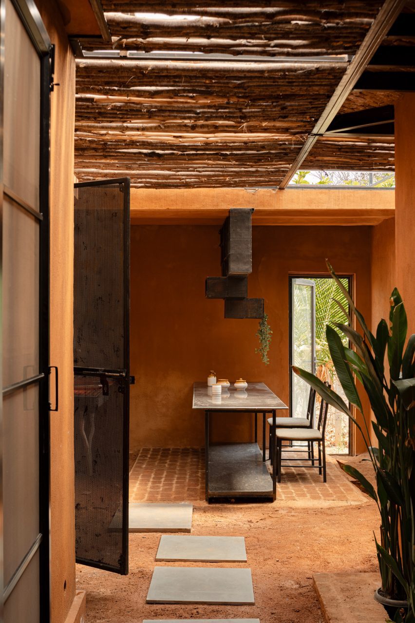 Soil and Soul Studio by Iki Builds