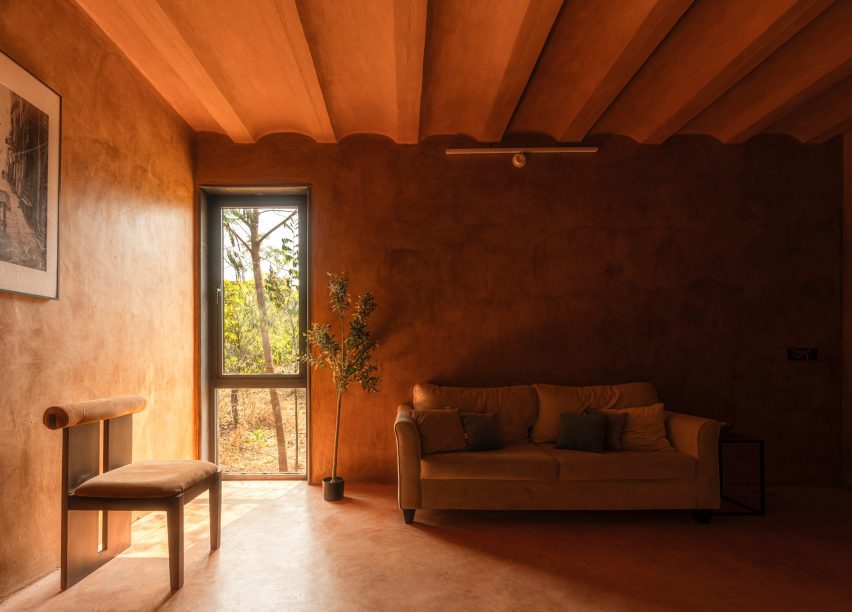 Soil and Soul Studio by Iki Builds
