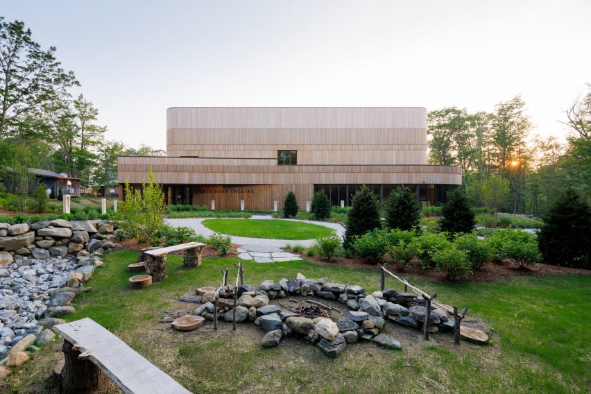 Doris Duke Theatre garden