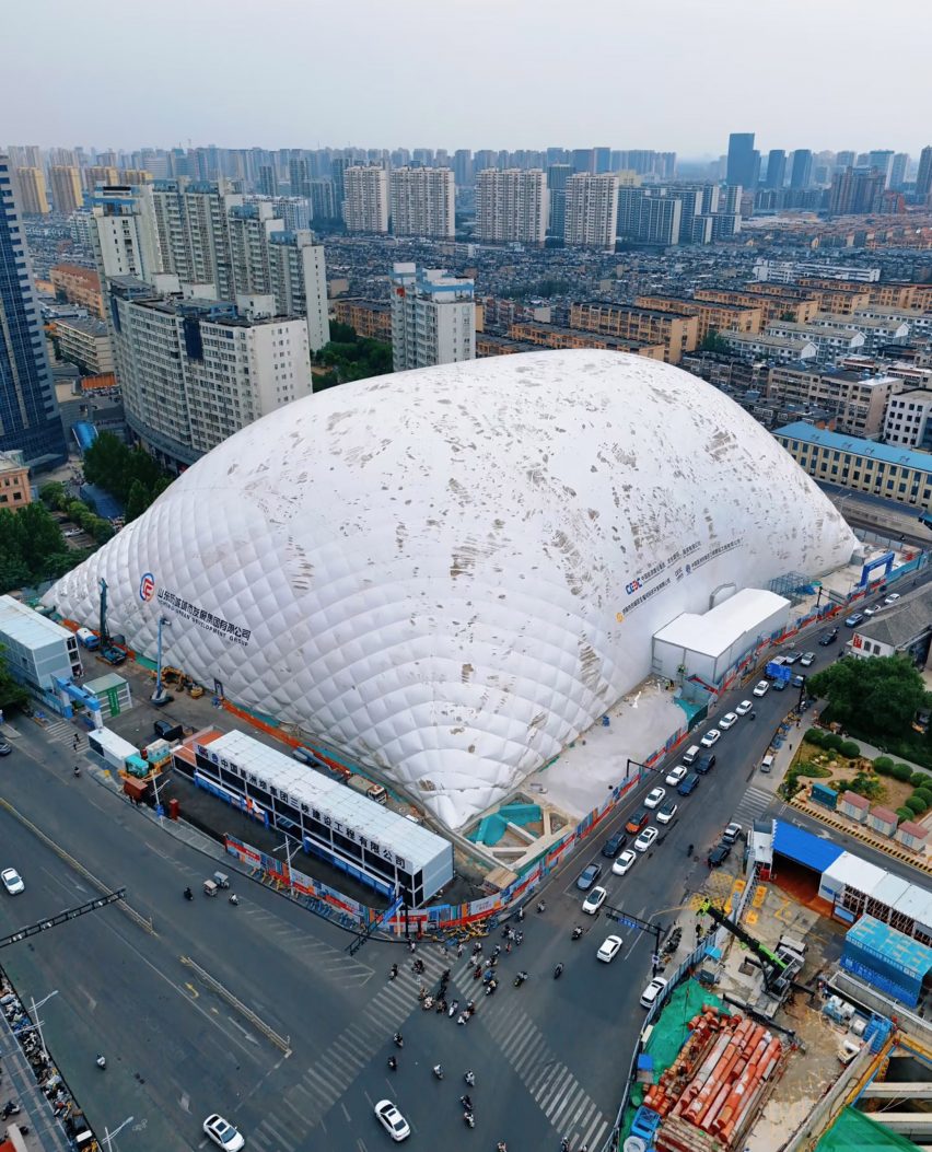 Air-membrane covers building site