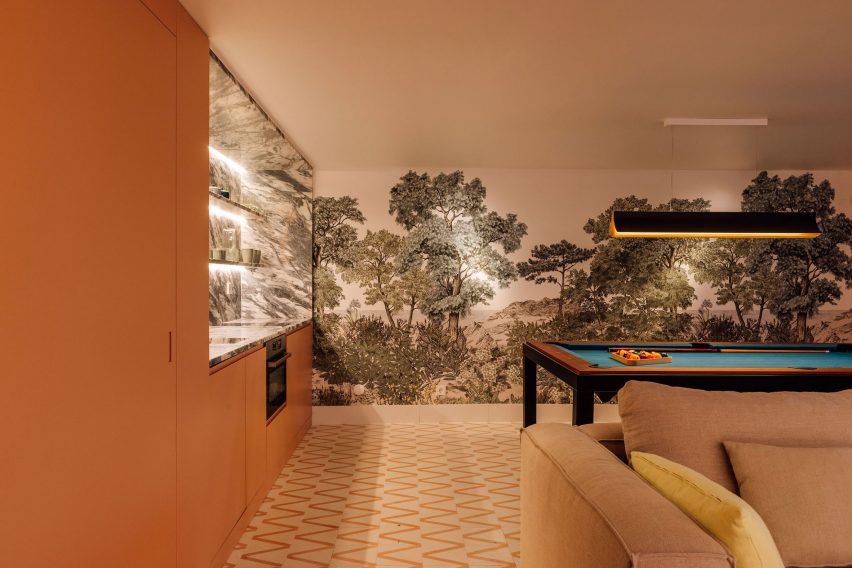AIP House Azóia by Joāo Tiago Aguiar Arquitectos