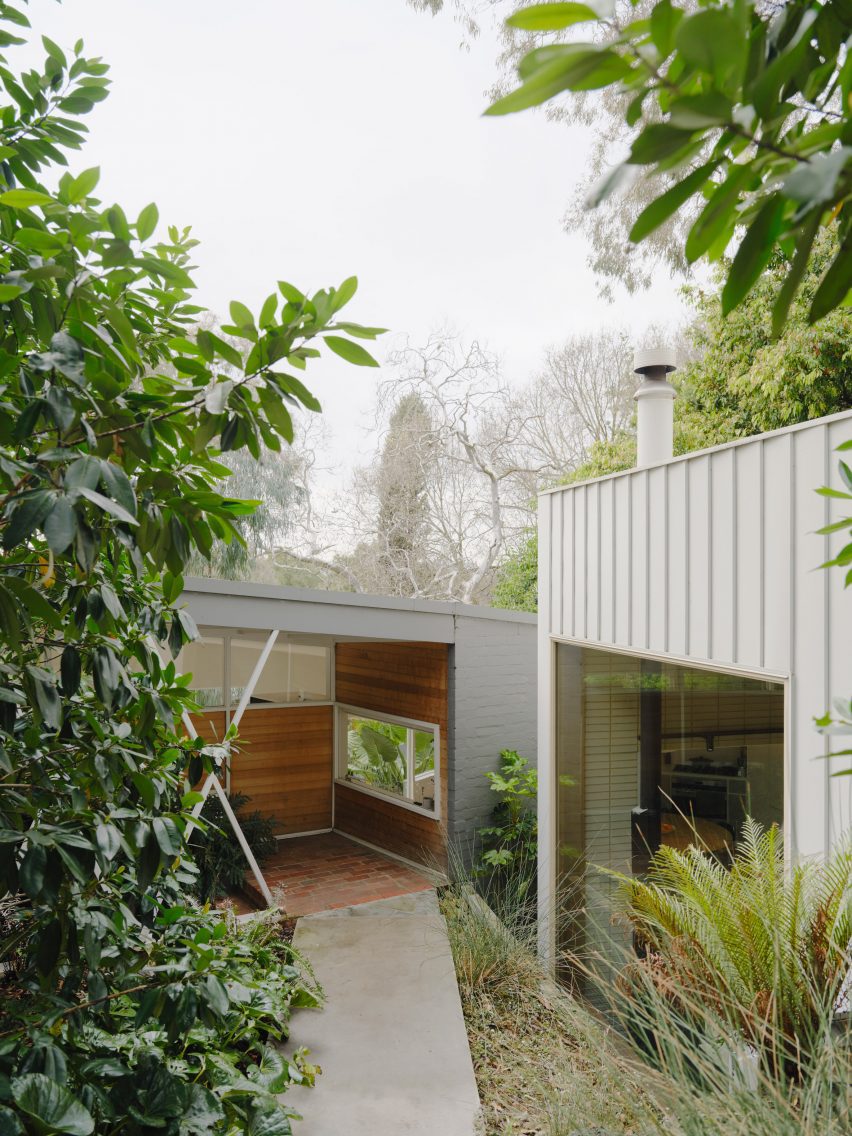 Coil House by Karen Abernethy Interiors and Architecture