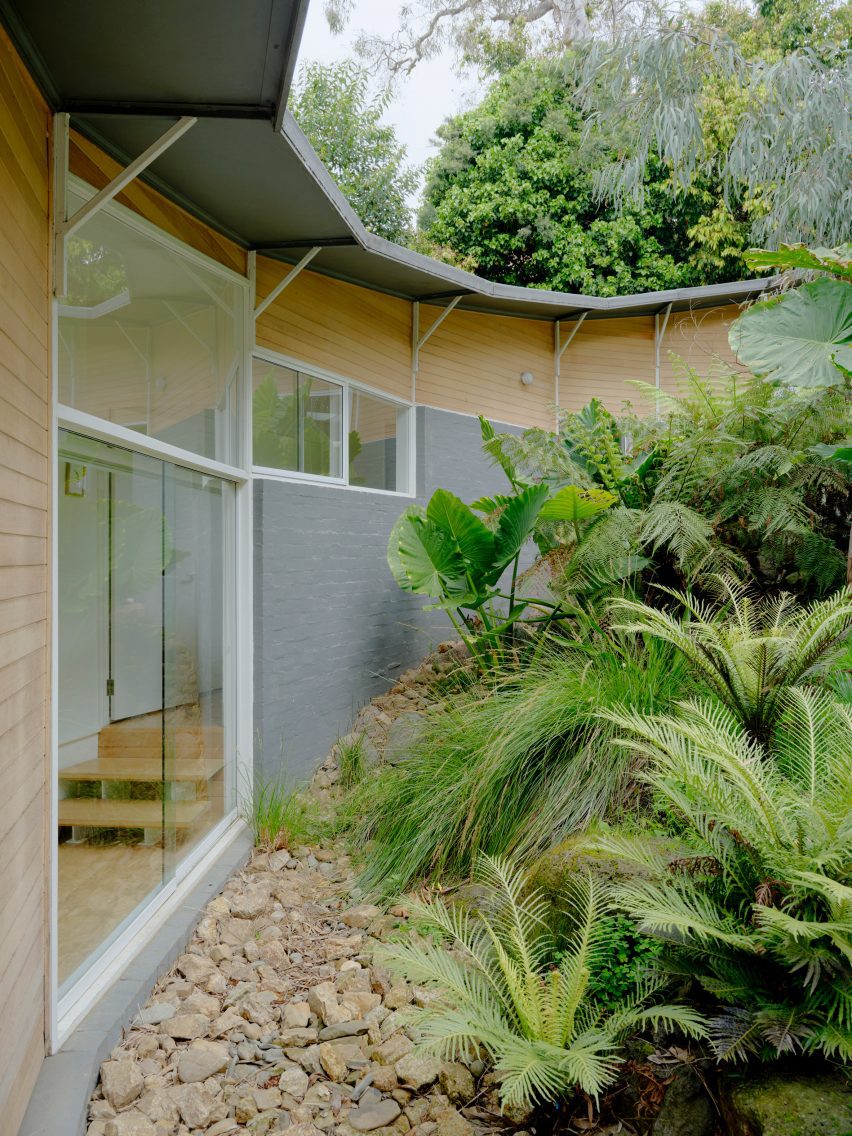 Coil House by Karen Abernethy Interiors and Architecture
