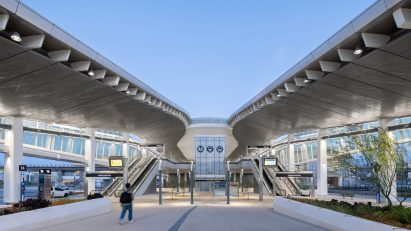 Large train hub