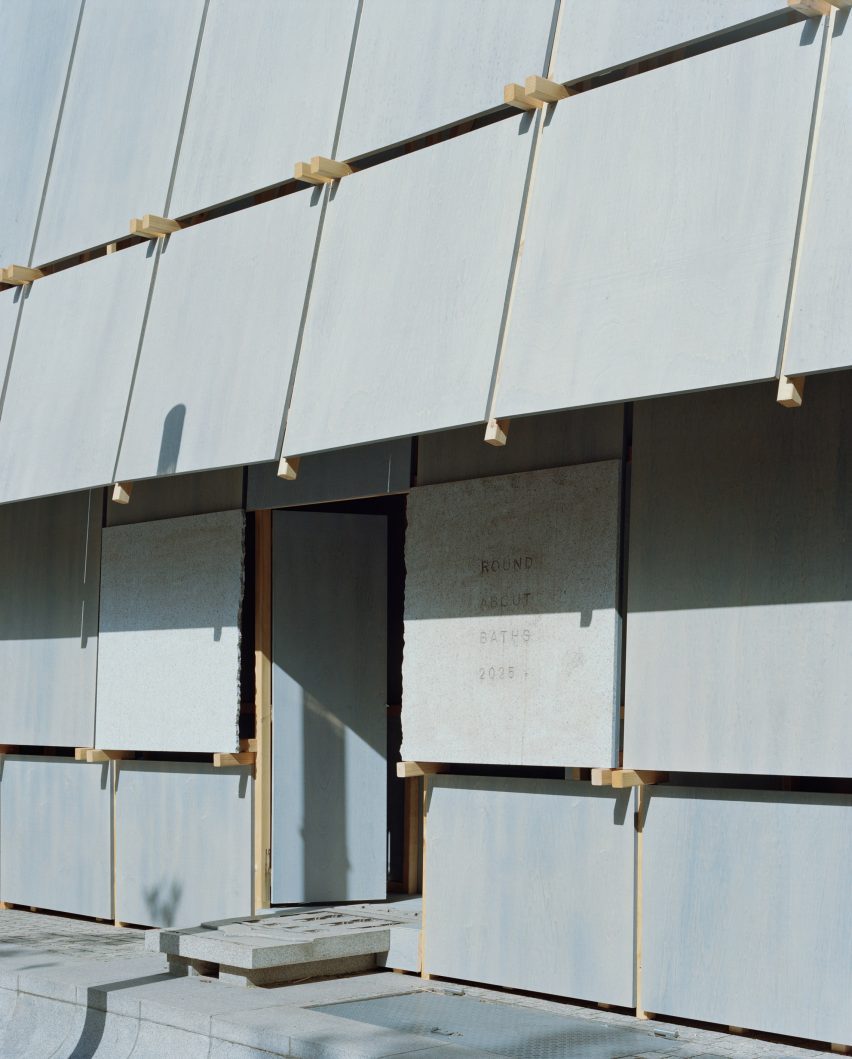 Leopold Banchini Architects temporary bathhouse in Logroño for Concentrico festival