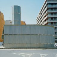 Leopold Banchini Architects temporary bathhouse in Logroño for Concentrico festival