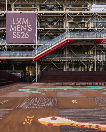Snakes and ladders Louis Vuitton show
