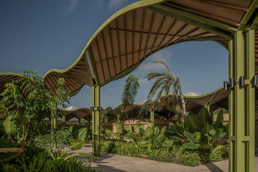 Parabolic roof system