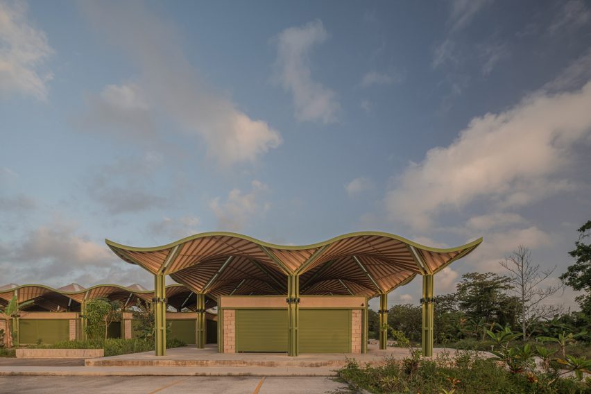 Parabolic roof system
