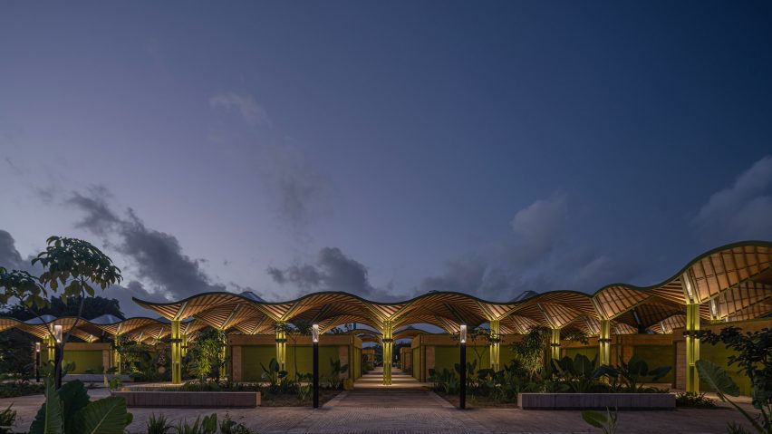 Mercado Nicolás Bravo by Aidia Studio
