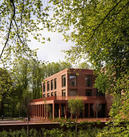 Student Hub, Queens Business School Belfast by TODD Architects