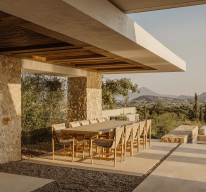 Dining terrace at Southwand House by K-Studio