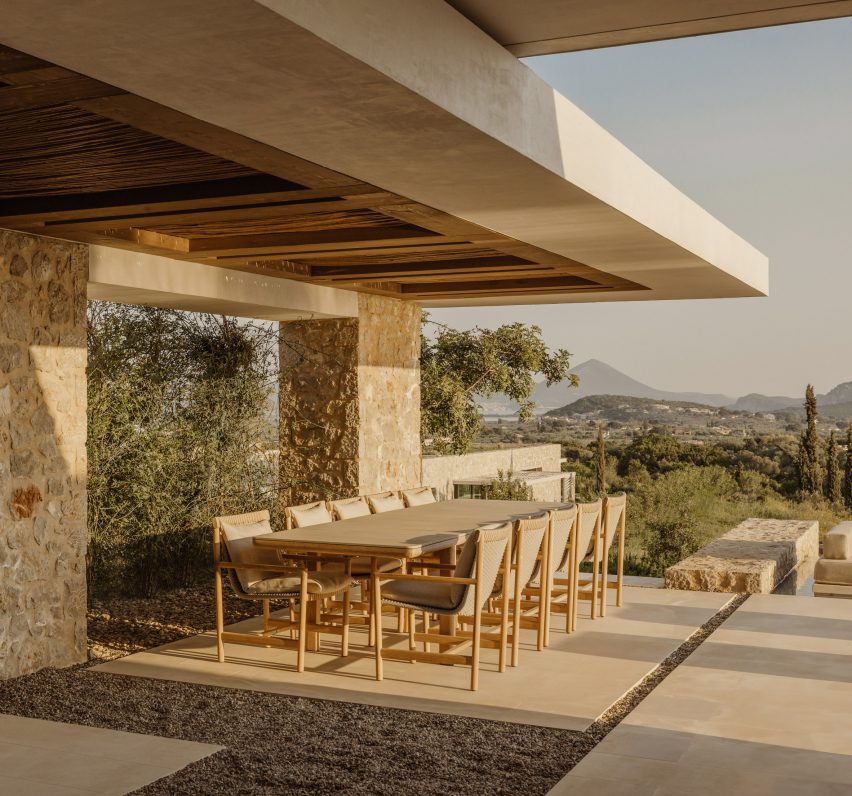 Dining terrace at Southwand House by K-Studio