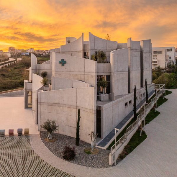 Vet hospital in Albania by Davide Macullo Architects