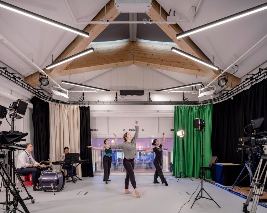 Rosalind Franklin Wing at St Paul's Girls School by Jestico + Wiles