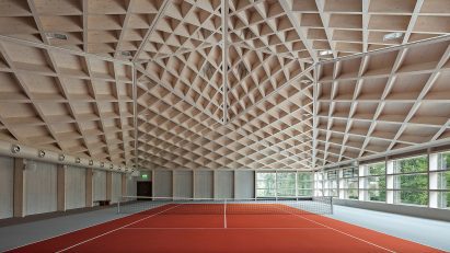 CLT roof over a tennis court in Switzerland