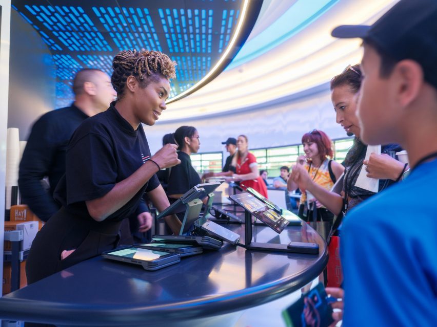 People ordering food