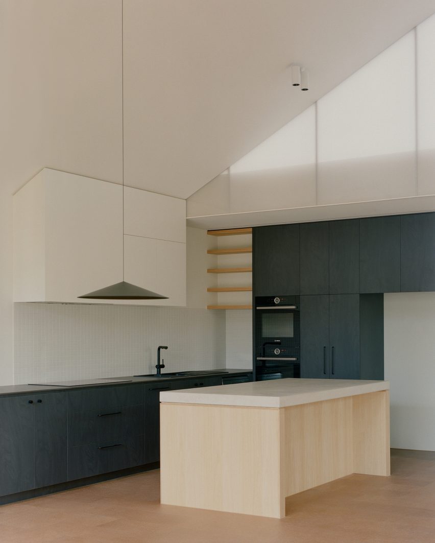 Thornbury House by Healy Ryan Architects