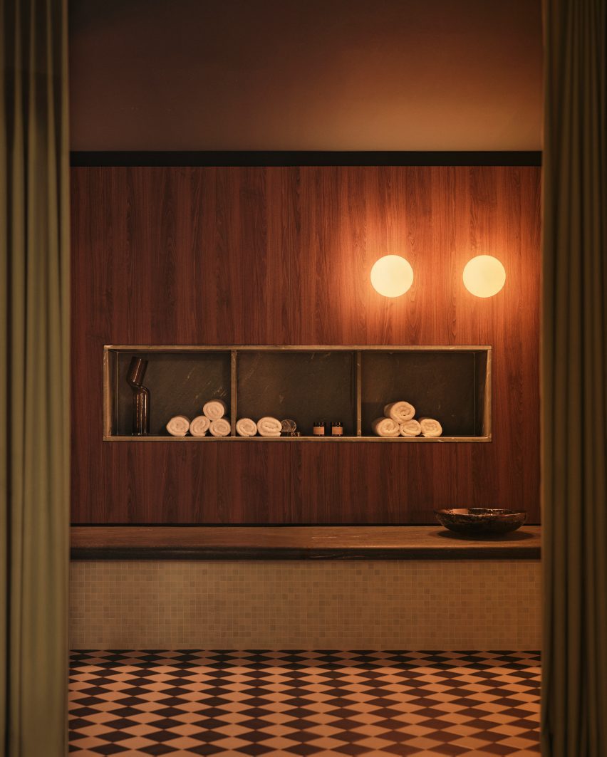 Valentyns office in Colonge, Germany designed by Thomas van den Valentyn