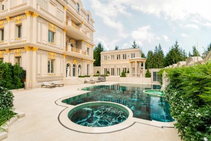 Vetrite glass swimming pool in Cambodia by Sicis