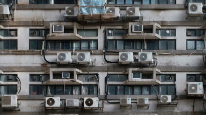 Building fixed with air-conditioning units