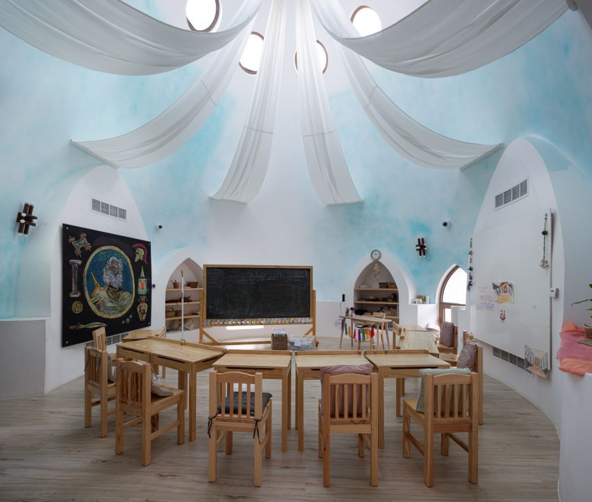 Al Fanar School in Dubai by Emkaan