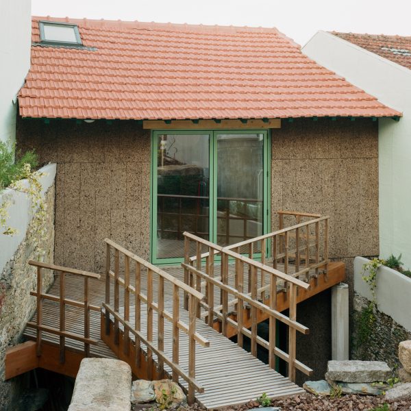 House in Valango by Atelier Local