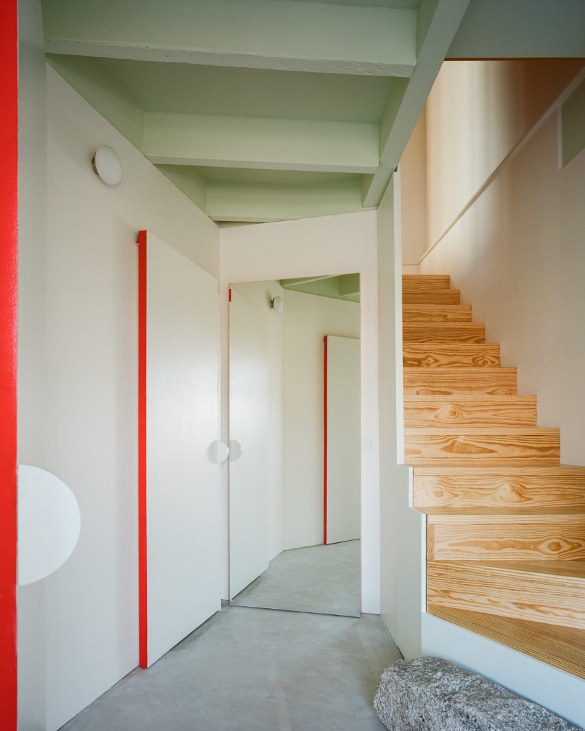 House in Valango by Atelier Local