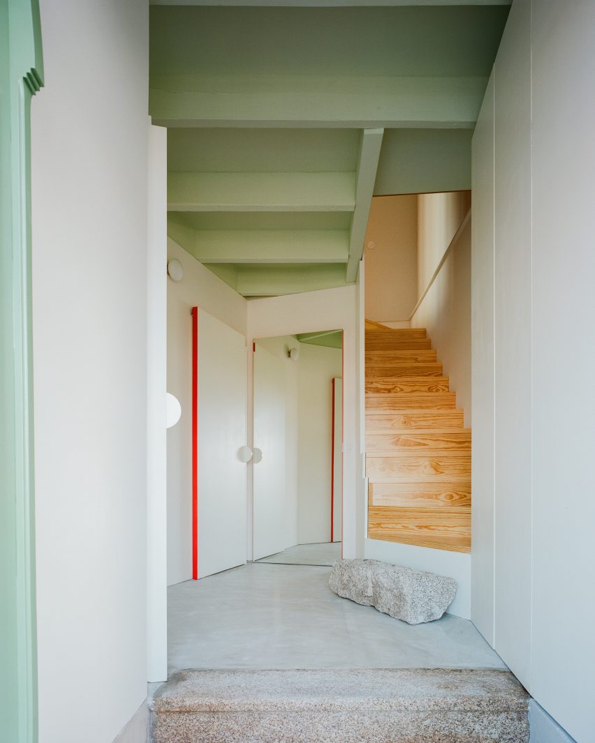 House in Valango by Atelier Local