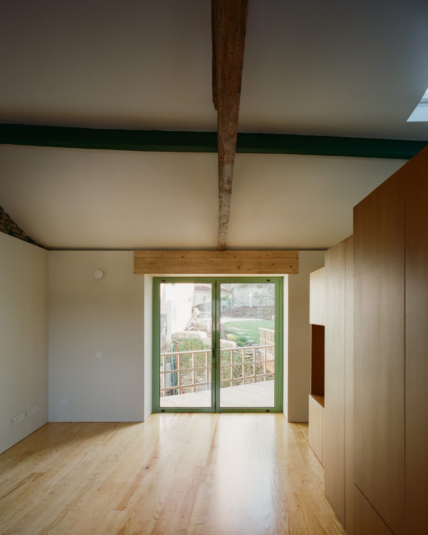House in Valango by Atelier Local