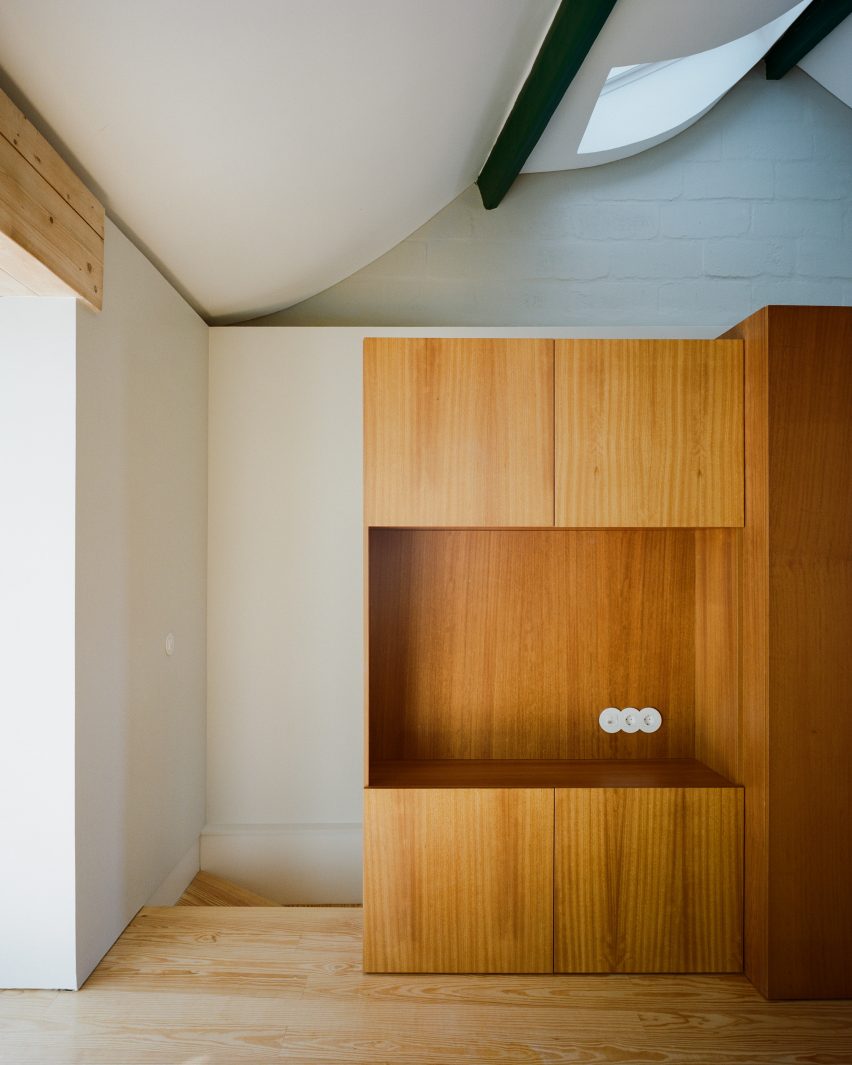 House in Valango by Atelier Local