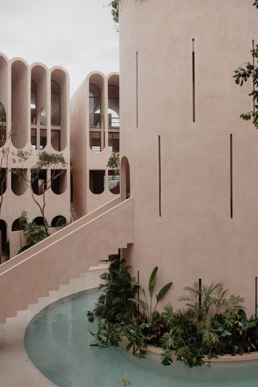 Babel housing in Mexico by V Taller