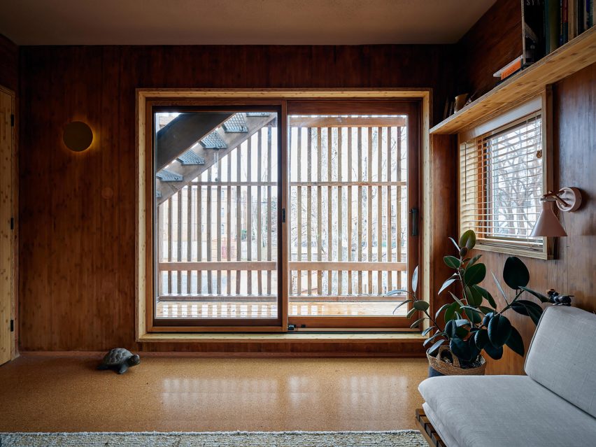 House made of cork and hemp