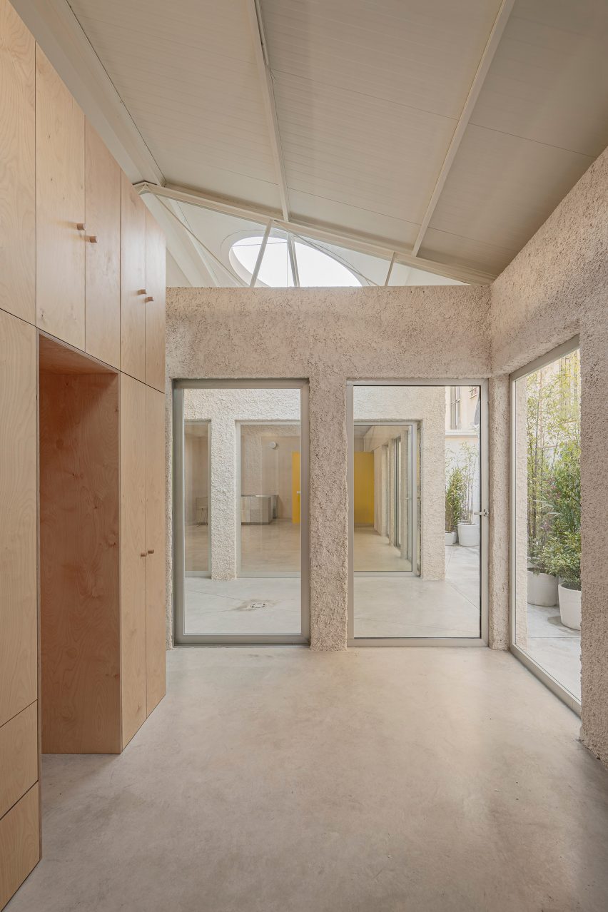 Patio by Burr Studio