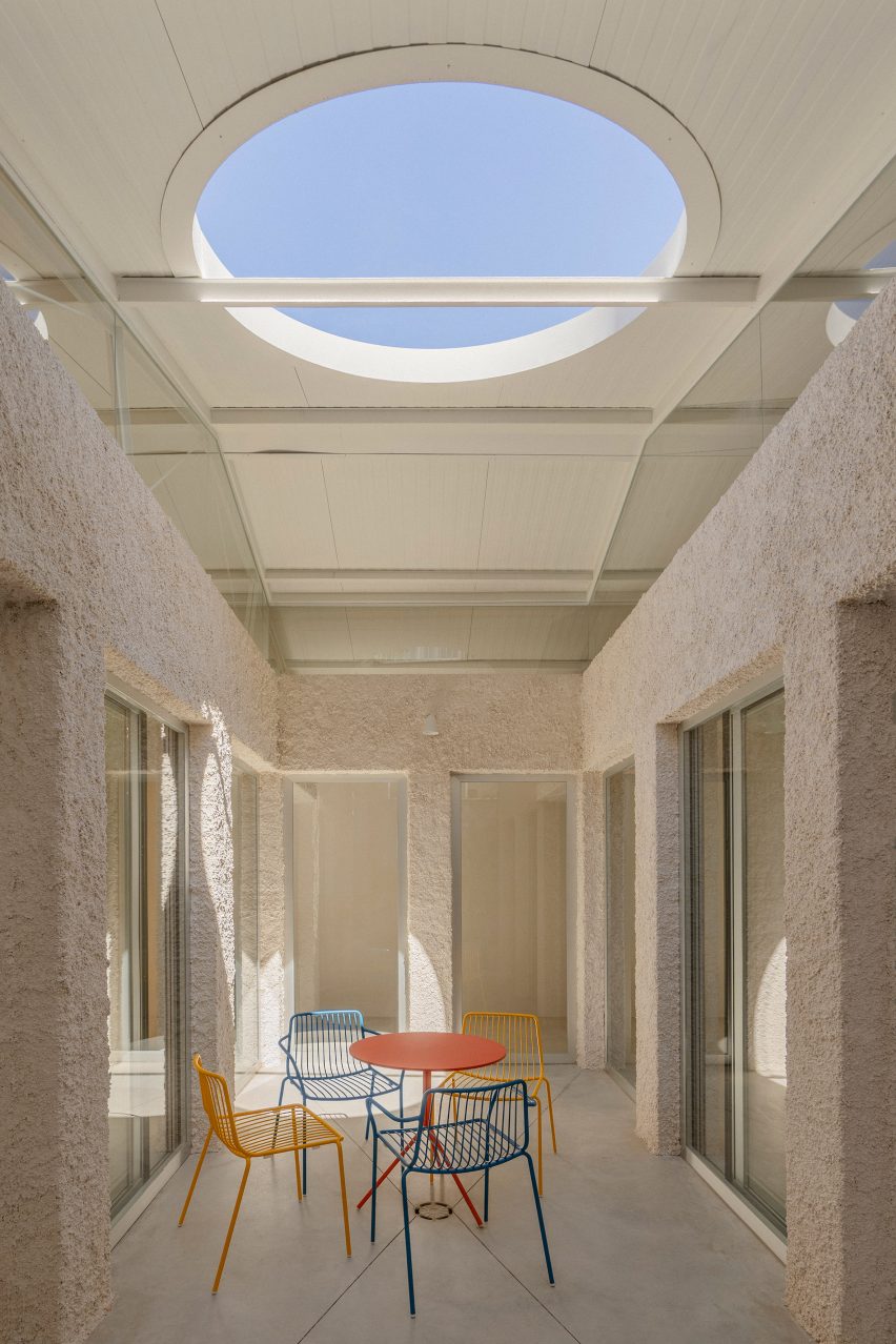Patio by Burr Studio