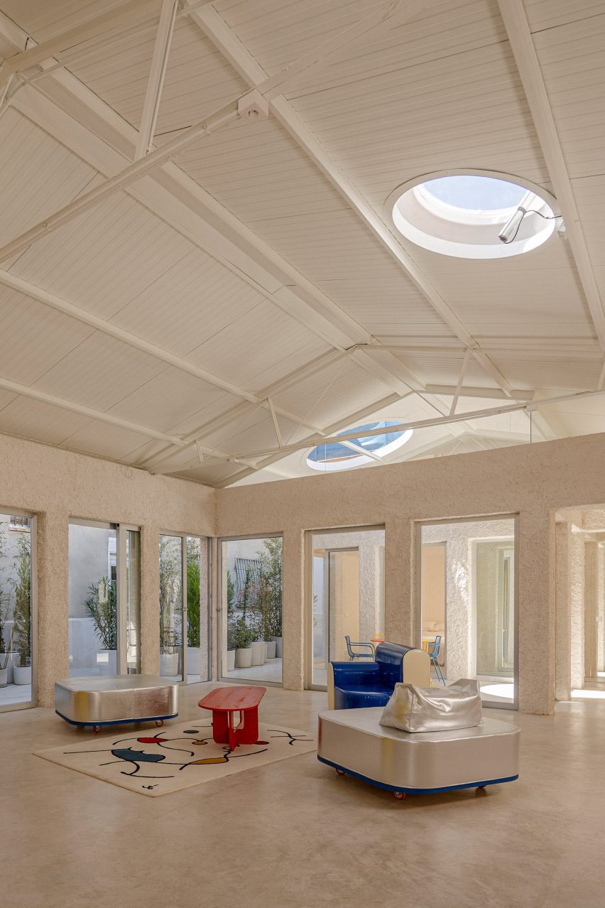 Patio by Burr Studio