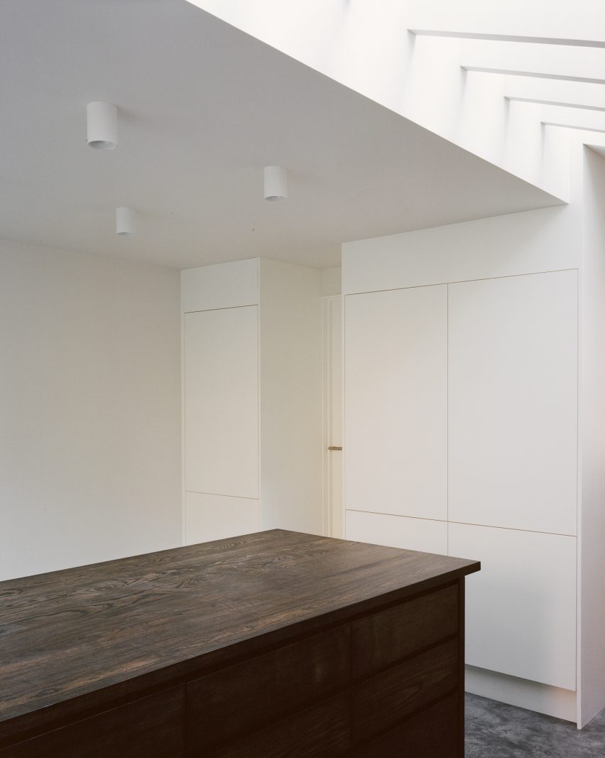 Basalt House by EBBA