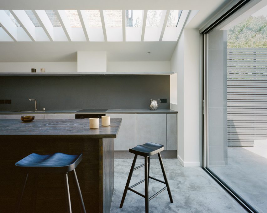 Basalt House by EBBA